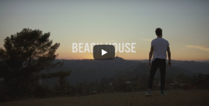 Video: The Chainsmokers – Beach House